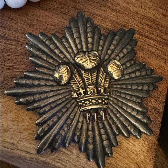 Vintage Antique Gold and Silver toned metal Brooch/Pin of military style - Picture 2 of 4